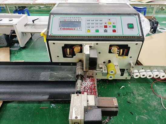 全自動(dòng)多功能電腦剝線機(jī)